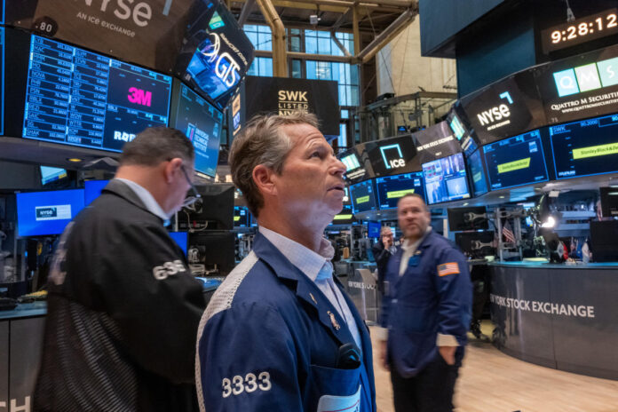 Stocks Slide as Treasuries Face $44 Billion Sale: Markets Wrap