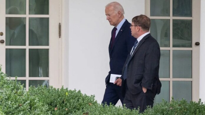 Parkinson's specialist met with Biden's physician at White House in January