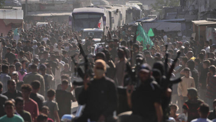 As Israeli forces withdraw after ceasefire, Hamas tightens its grip on the streets of Gaza