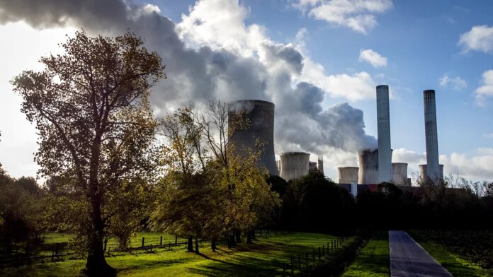 EU environment ministers again delay decision on climate goals before COP30